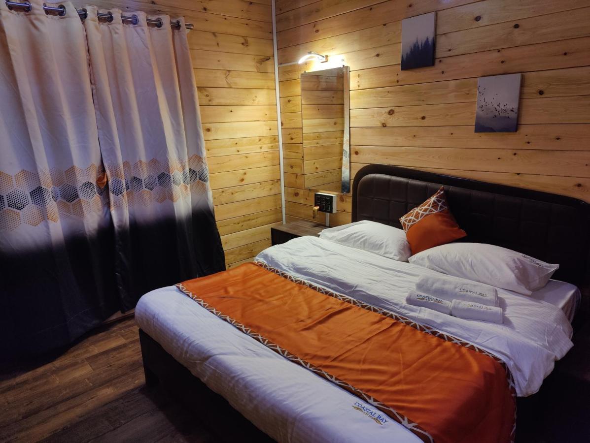 Coastal Bay Inn อลีบาก ภายนอก รูปภาพ
