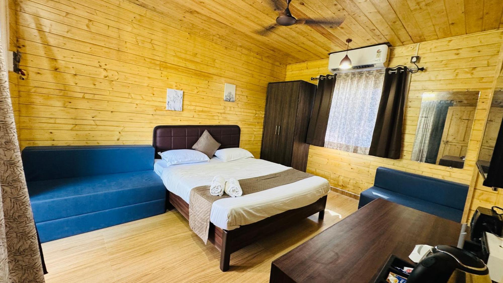 Coastal Bay Inn อลีบาก ภายนอก รูปภาพ